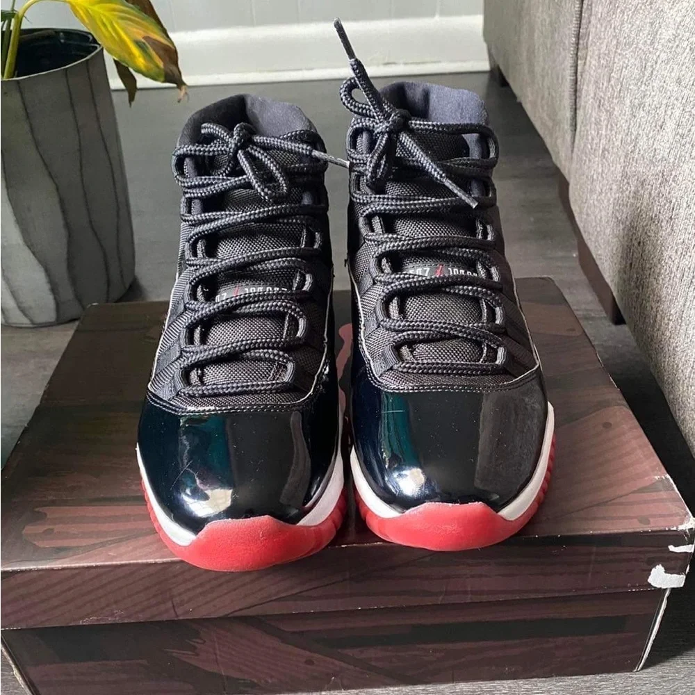 Jordan Bred 11 - Picture 7 of 7